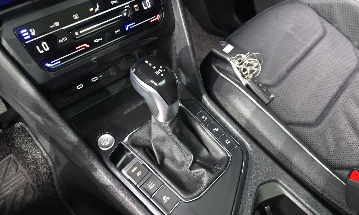 Volkswagen Tiguan — фото 9