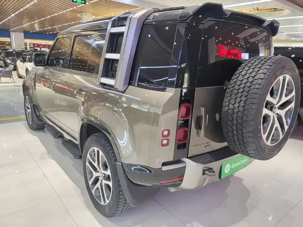Land Rover Defender — фото 10