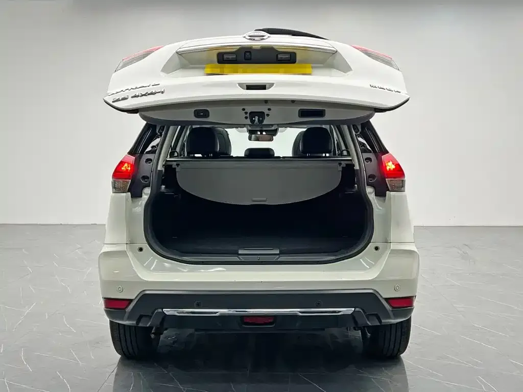 Nissan X-Trail — фото 10