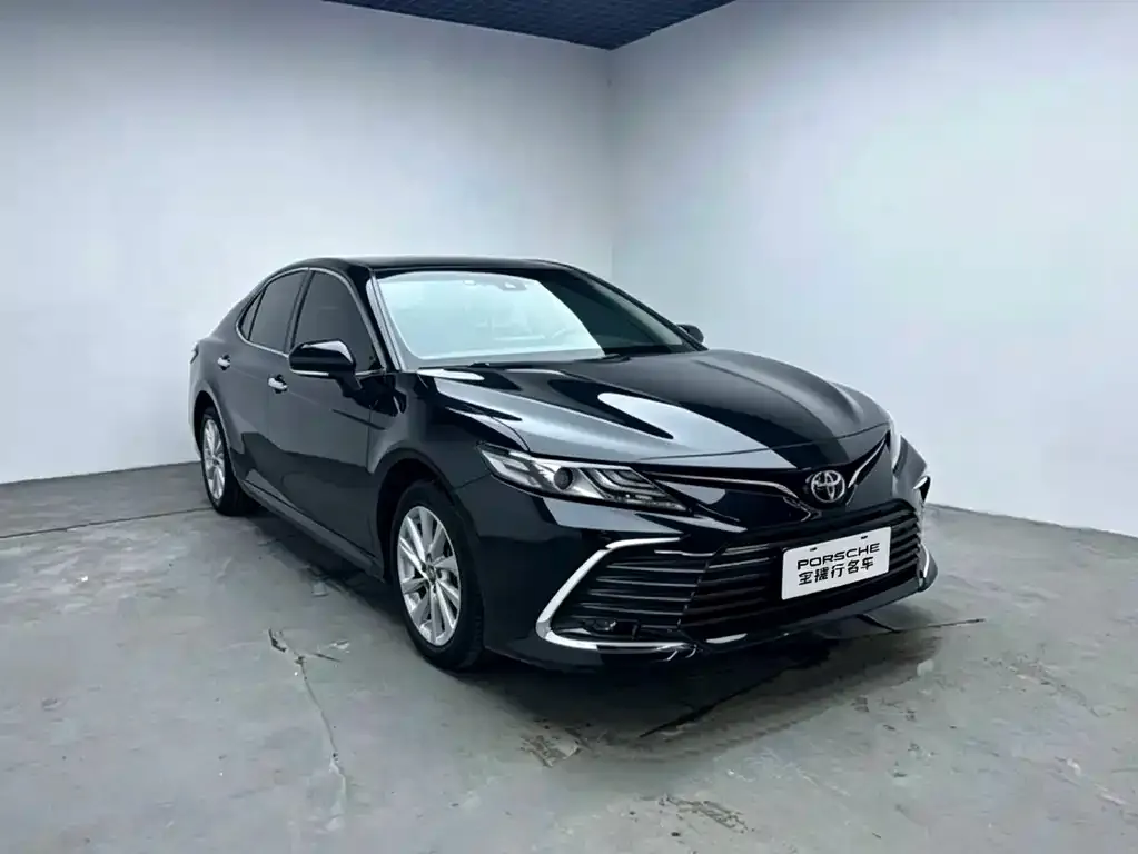 Toyota Camry — фото 9