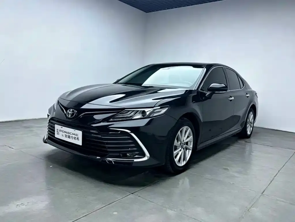 Toyota Camry — фото 4