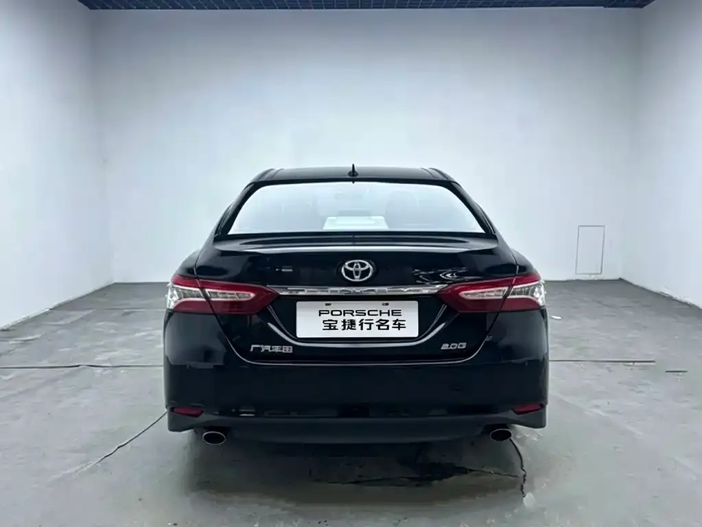 Toyota Camry — фото 7