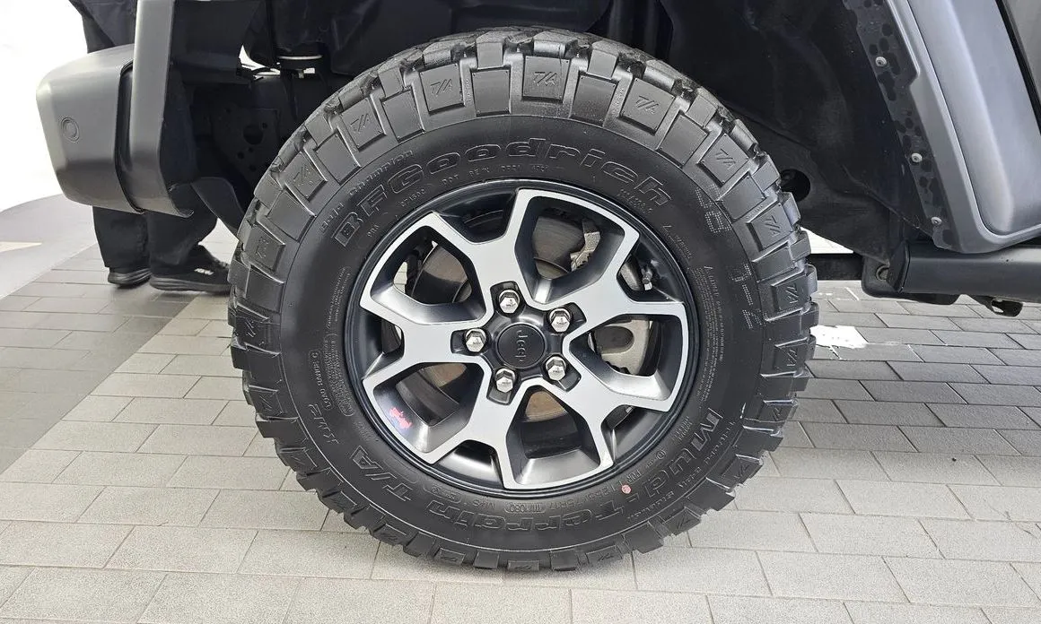 Jeep Wrangler — фото 10