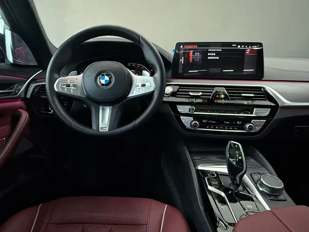 BMW 5 Series — фото 10