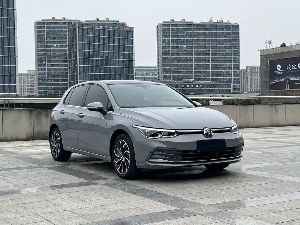 Volkswagen Golf — фото 10