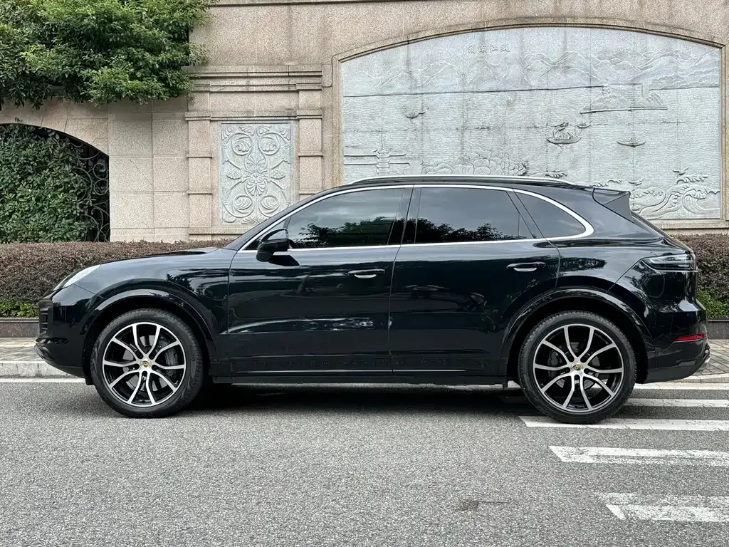 Porsche Cayenne — фото 7