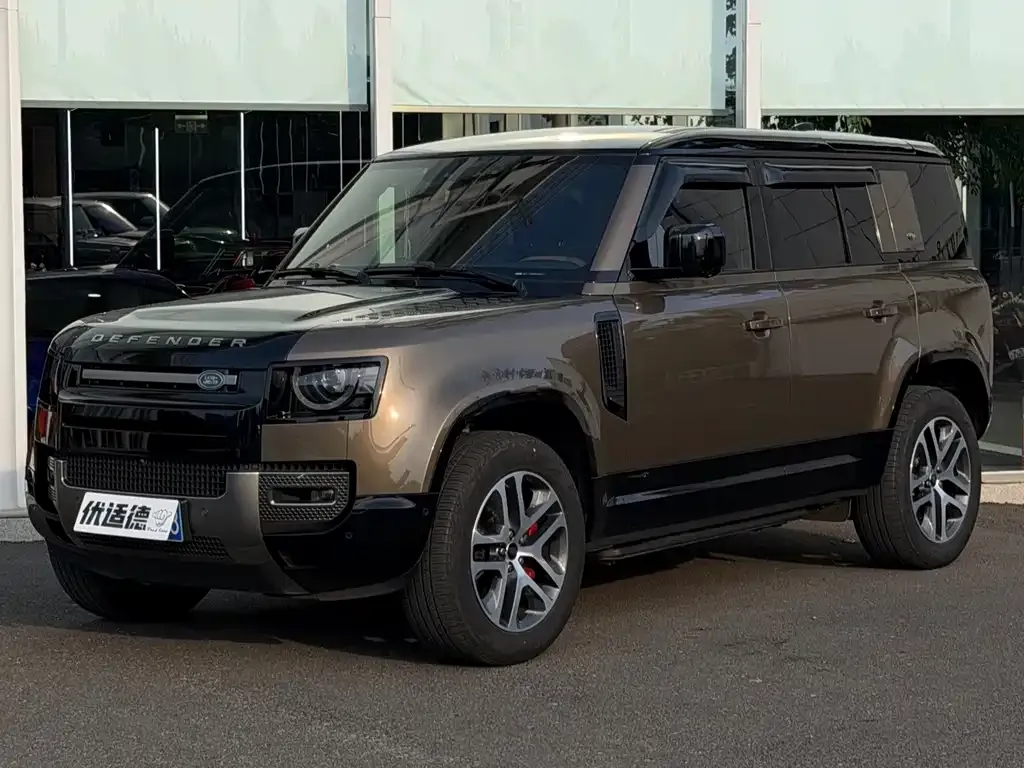 Land Rover Defender — фото 1