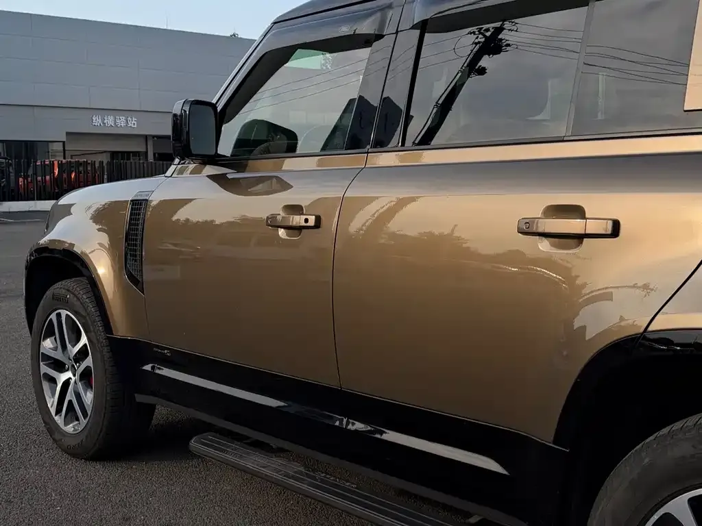 Land Rover Defender — фото 10