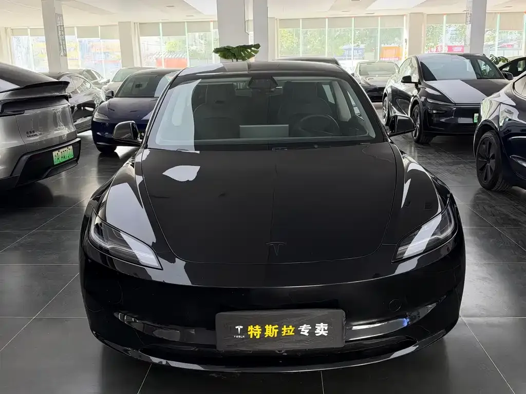 Tesla Model 3 — фото 5