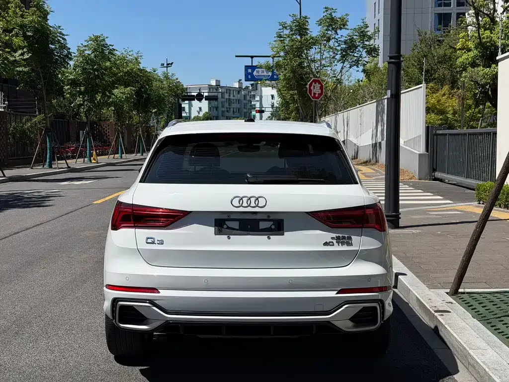 Audi Q3 — фото 10