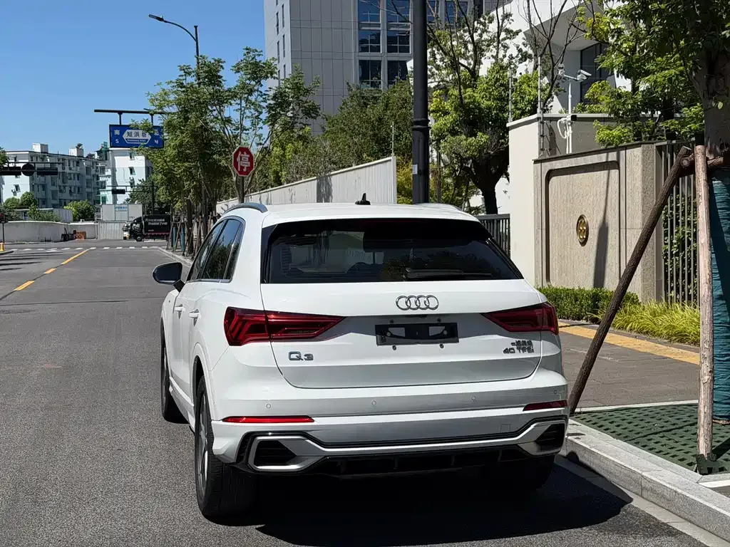 Audi Q3 — фото 4