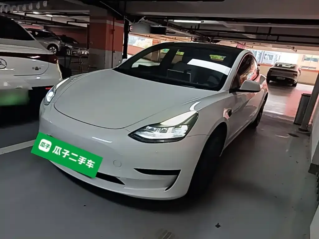 Tesla Model 3 — фото 1