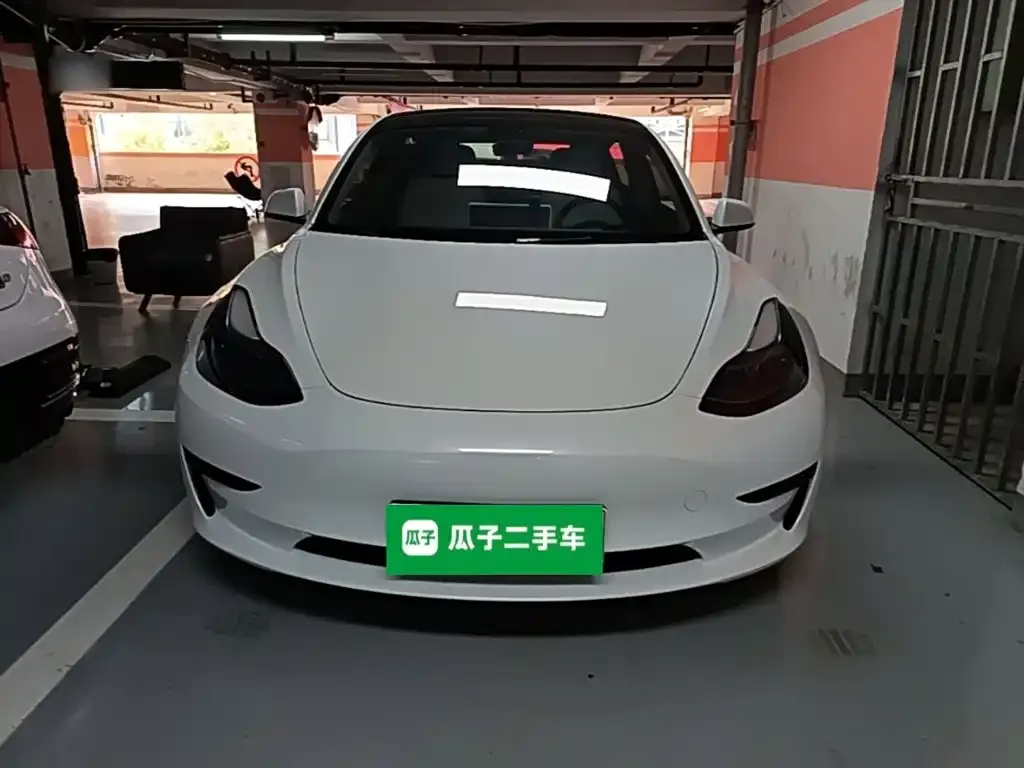 Tesla Model 3 — фото 3