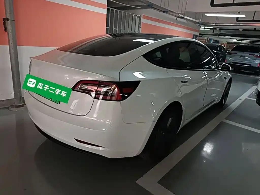 Tesla Model 3 — фото 2