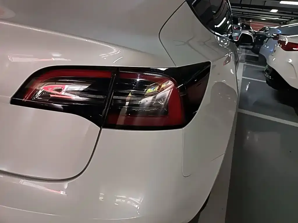 Tesla Model 3 — фото 6