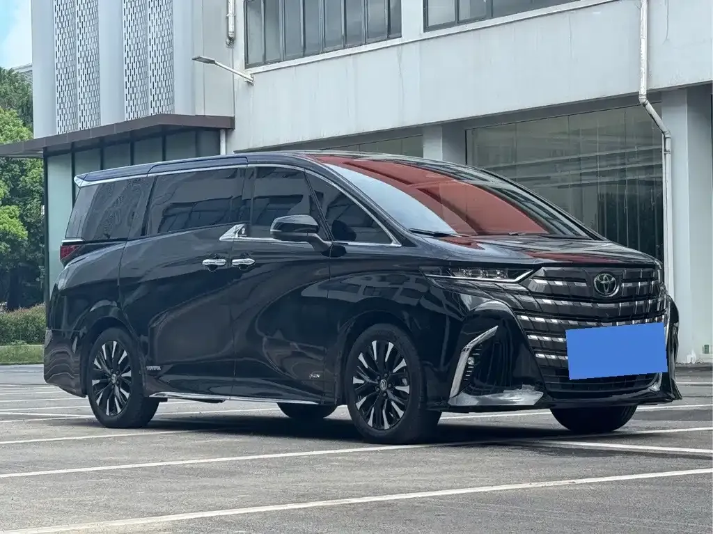 Toyota Alphard — фото 3
