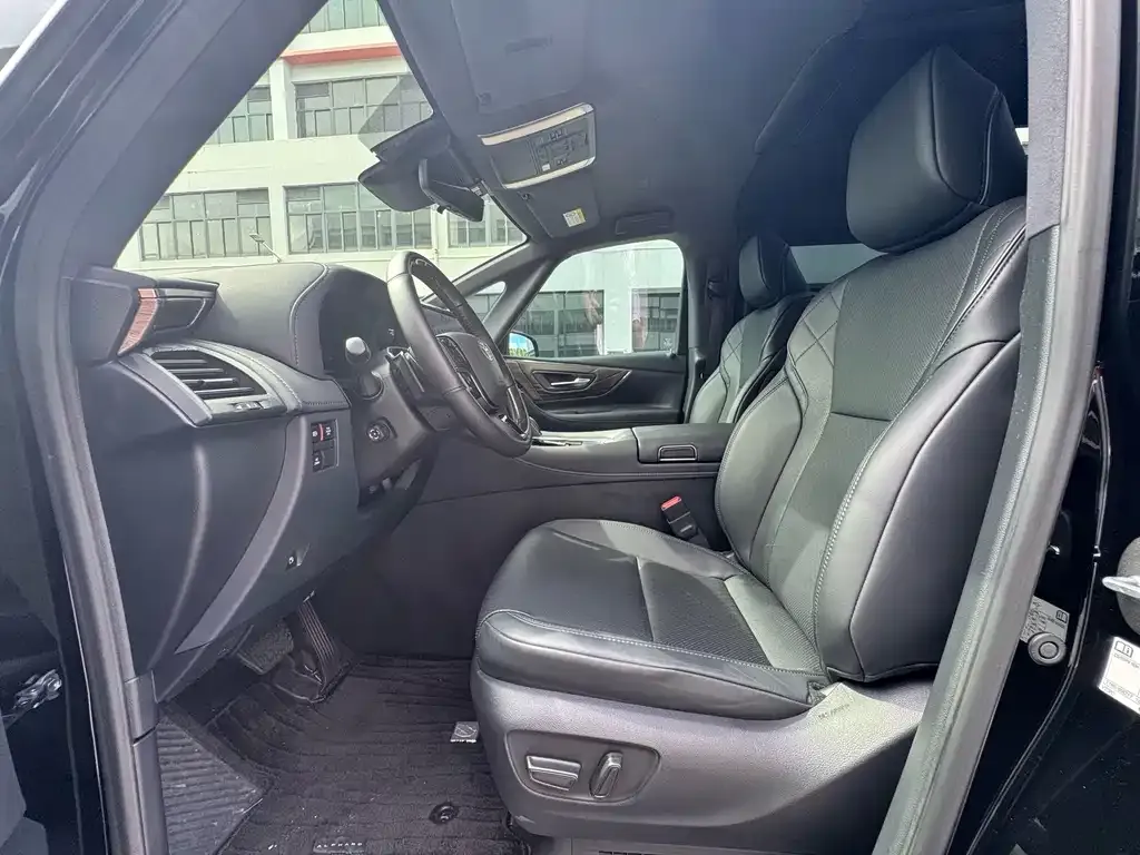 Toyota Alphard — фото 10