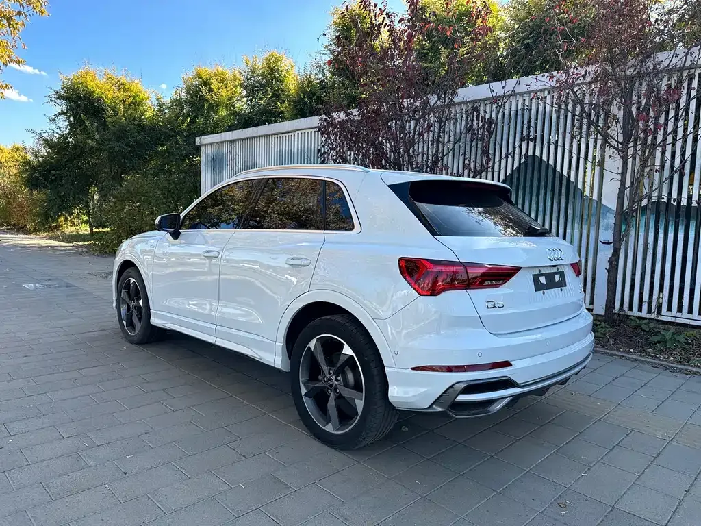 Audi Q3 — фото 7