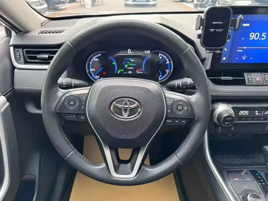 Toyota RAV4 — фото 2