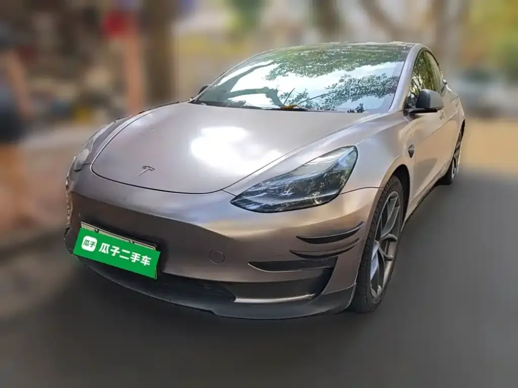 Tesla Model 3 — фото 1
