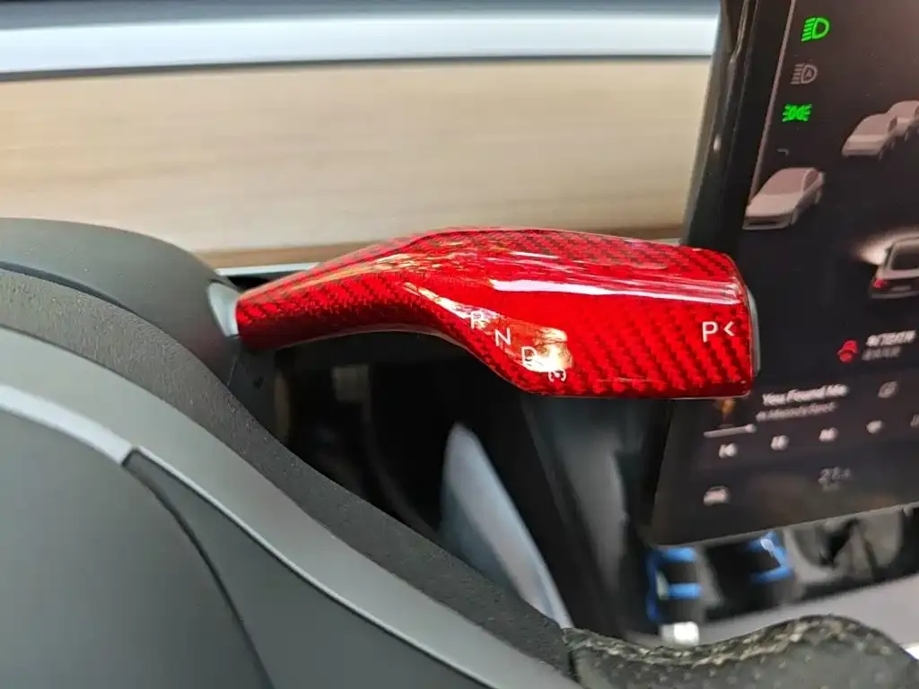 Tesla Model 3 — фото 3