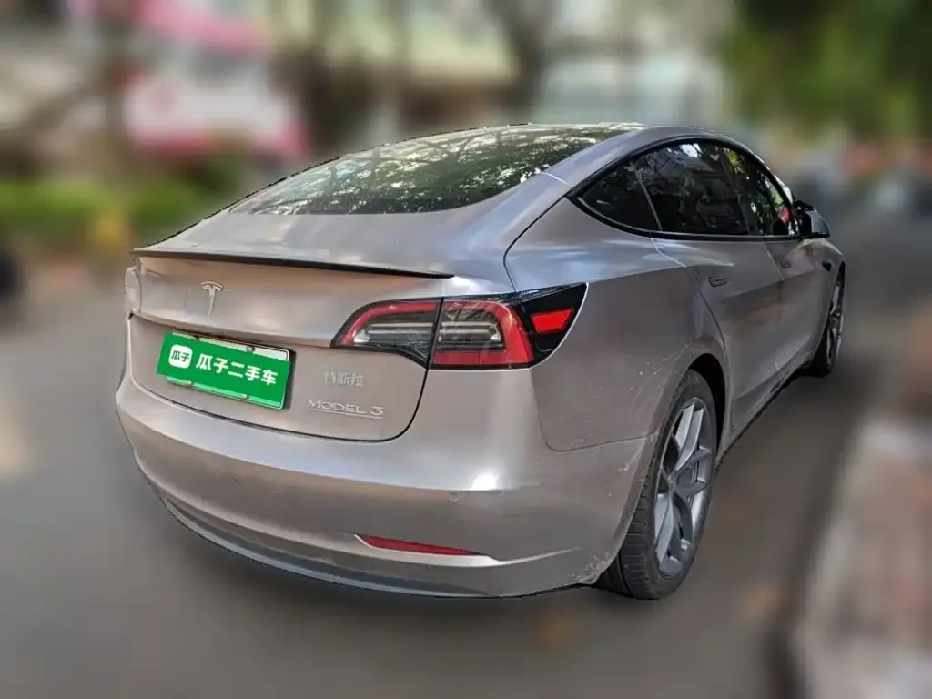Tesla Model 3 — фото 4