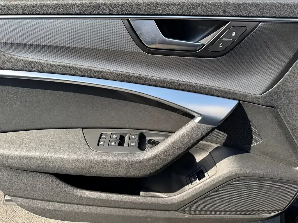 Audi A7L — фото 10