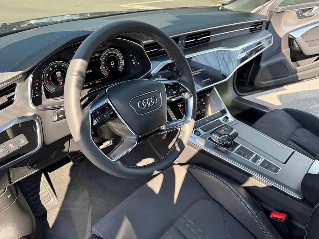 Audi A7L — фото 2