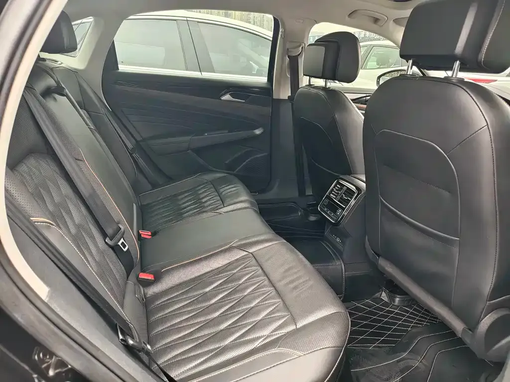 Volkswagen Passat — фото 7