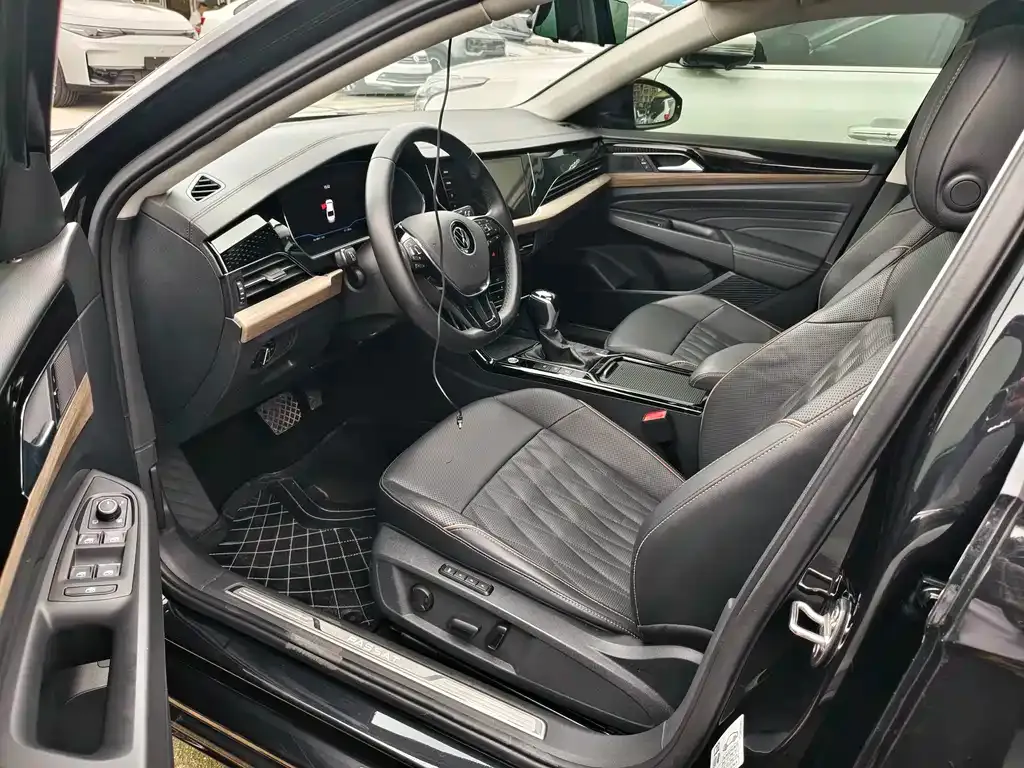 Volkswagen Passat — фото 2