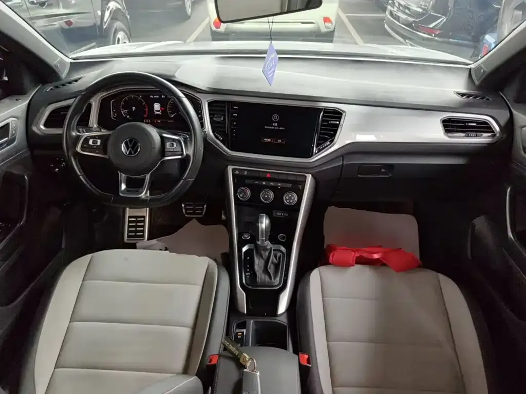 Volkswagen T-Roc — фото 5