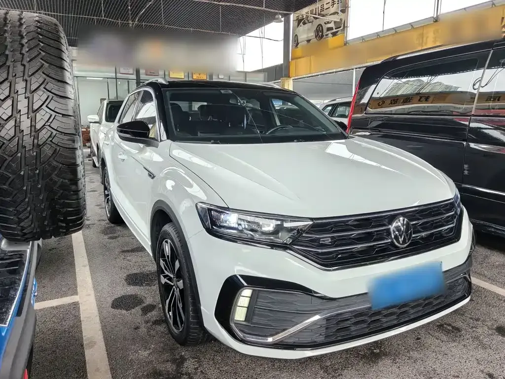 Volkswagen T-Roc — фото 10
