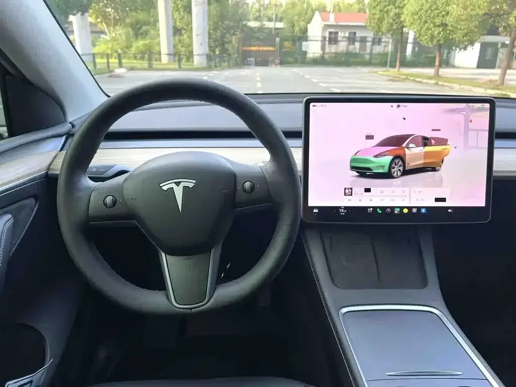 Tesla Model Y — фото 3