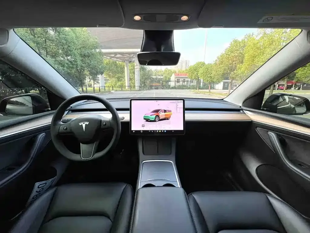 Tesla Model Y — фото 4