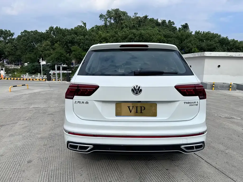 Volkswagen Tiguan L — фото 2