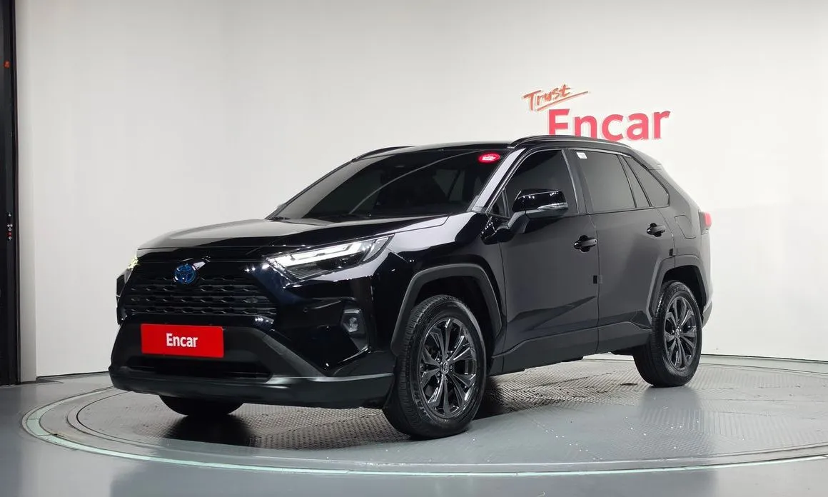 Toyota RAV4 — фото 1
