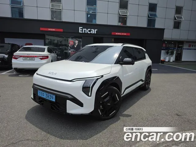 Kia EV3 — фото 1