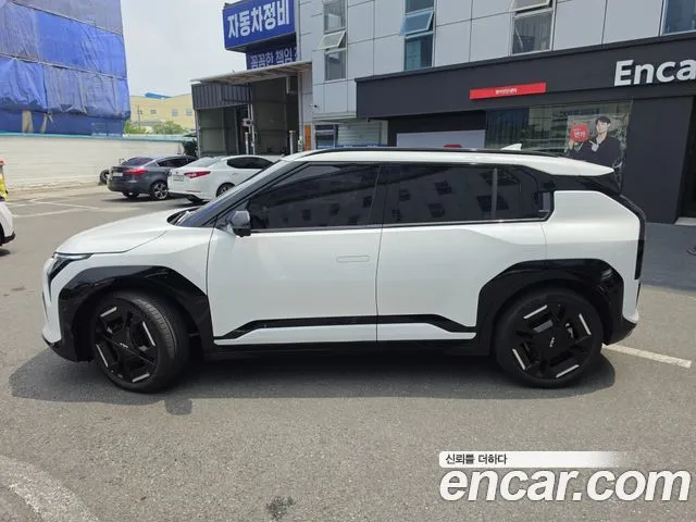 Kia EV3 — фото 8