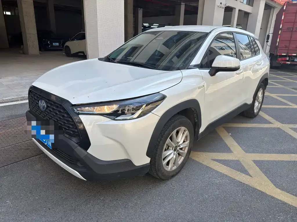 Toyota Corolla Cross — фото 1