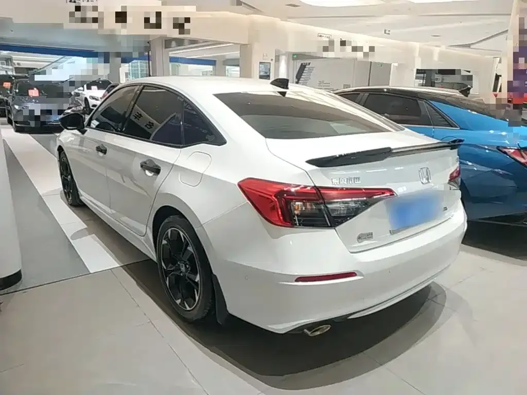 Honda Civic — фото 10