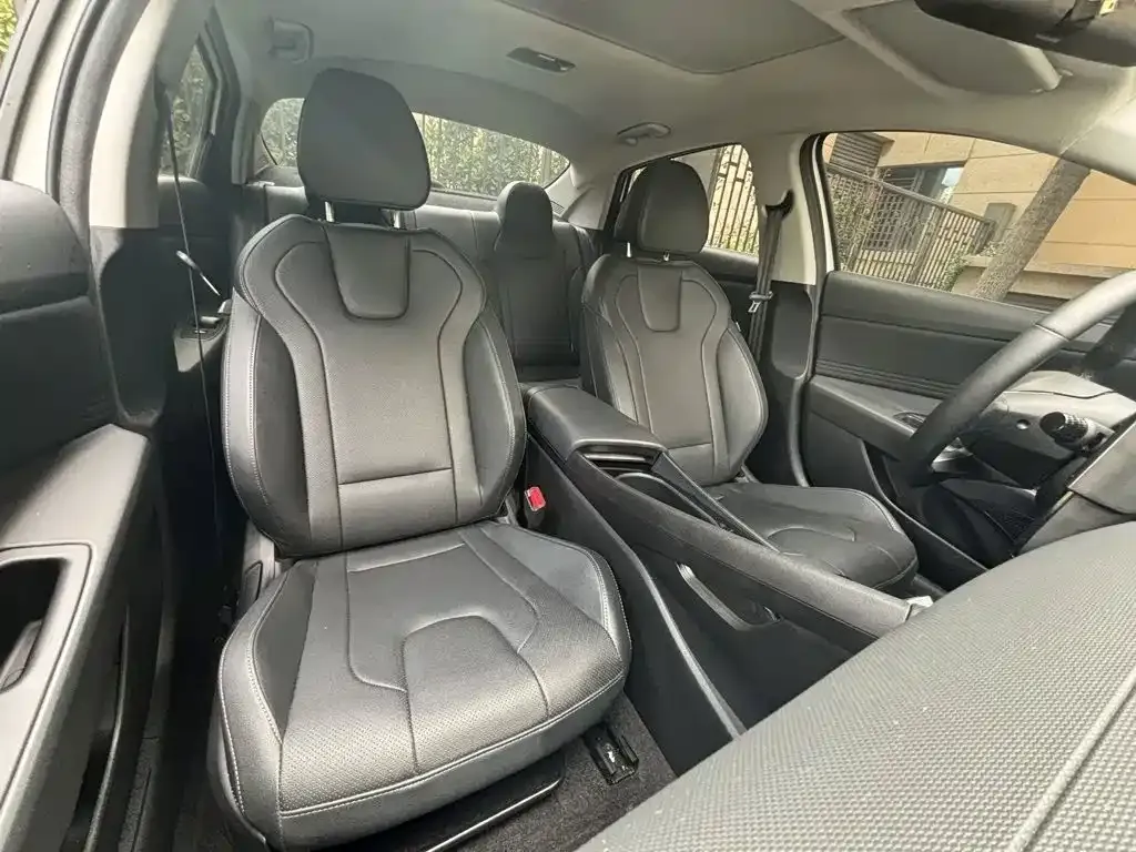 Hyundai Elantra — фото 4