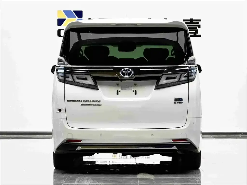 Toyota Vellfire — фото 6