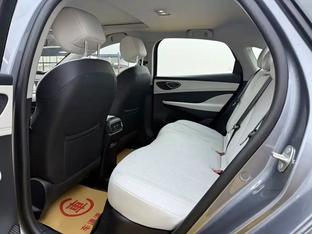 BYD Seal 05 DM-i — фото 9