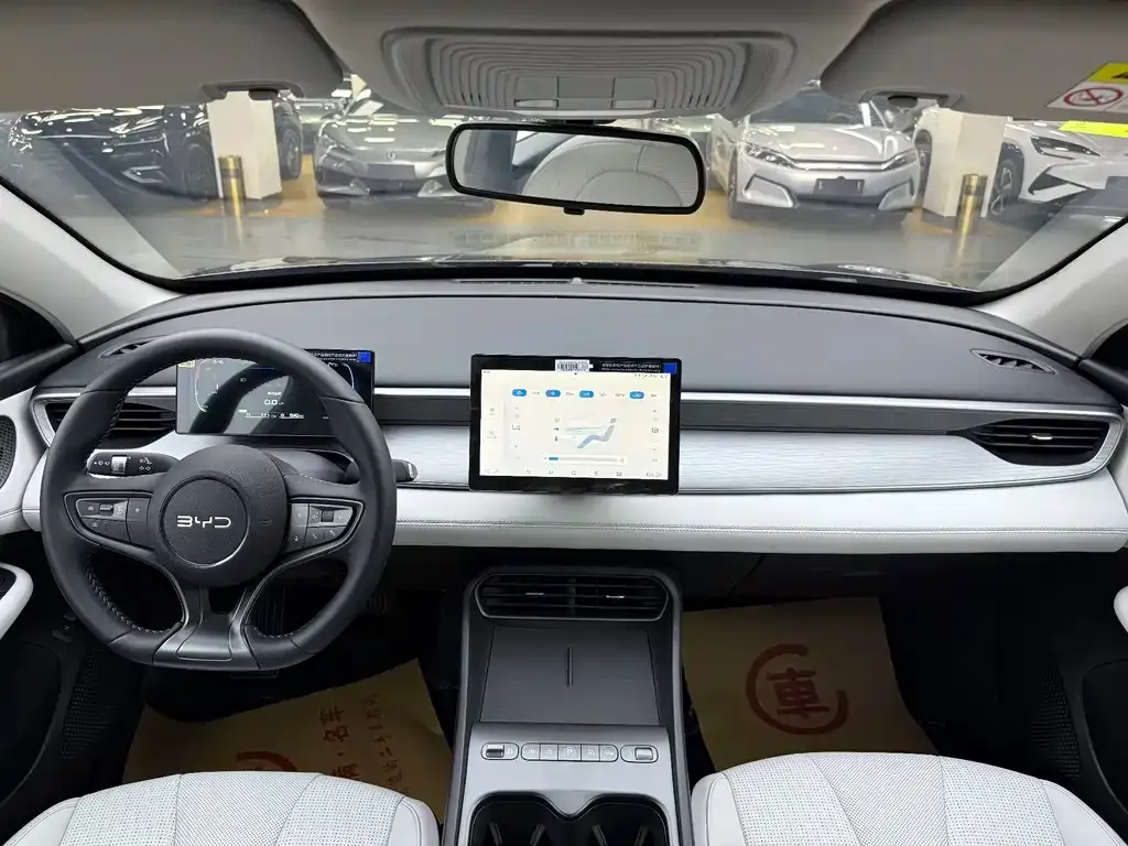 BYD Seal 05 DM-i — фото 8