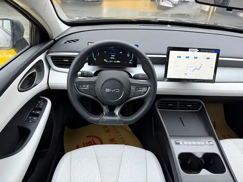 BYD Seal 05 DM-i — фото 10