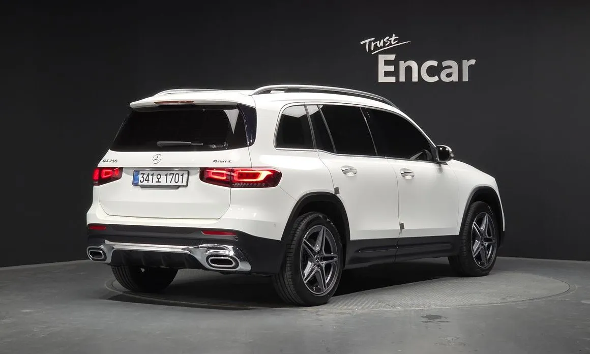 Mercedes-Benz GLB-Class — фото 7