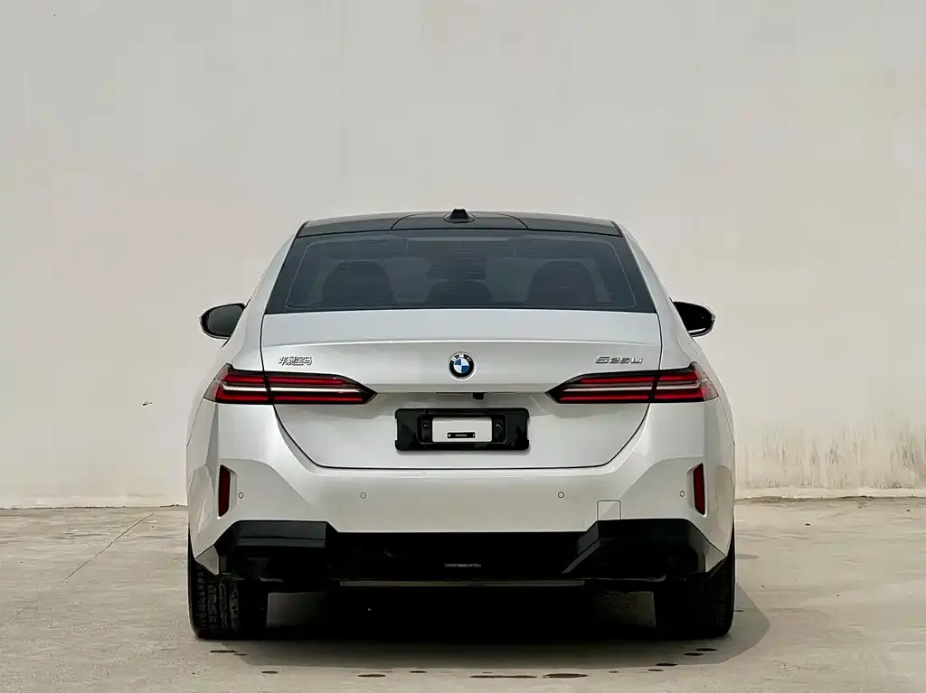 BMW 5 Series — фото 2