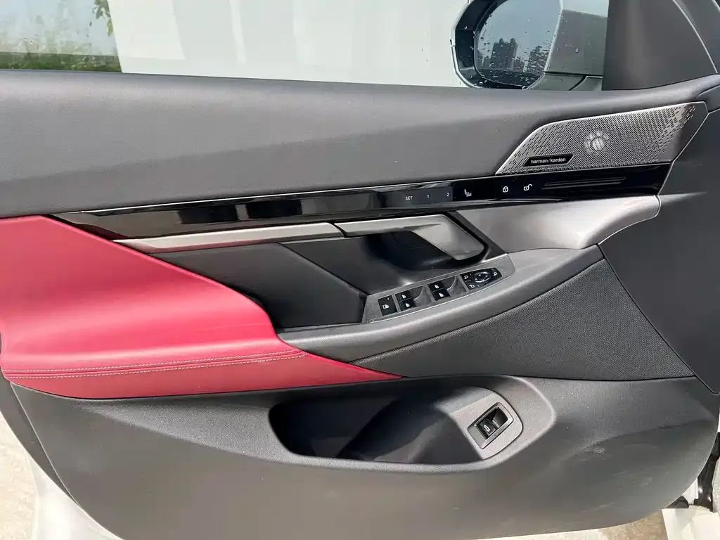BMW 5 Series — фото 10