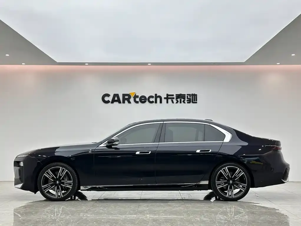 BMW 7 Series — фото 3