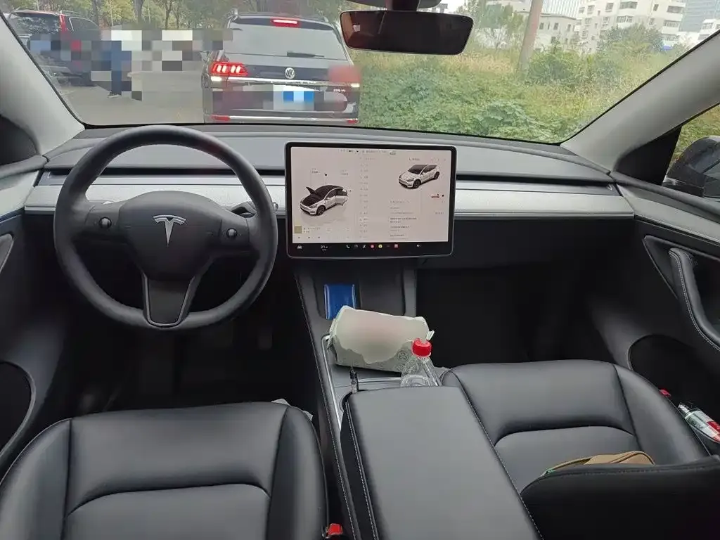 Tesla Model Y — фото 7